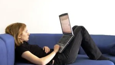 Pericolul din spatele Facebook si Twitter: Retelele sociale creaza oameni obsedati de propria persoana