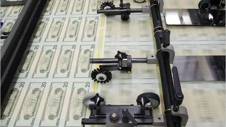 Fost specialist in finante al Congresului: SUA nu vor intra in faliment, pentru ca pot tipari bani