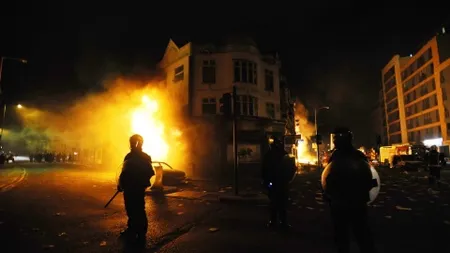 Site-ul Blackberry, atacat dupa ce compania a anuntat ca va ajuta politia sa ancheteze violentele din Marea Britanie