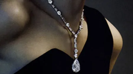 Luxul prinde la romani: Hainele, ceasurile si bijuteriile high-end, mai profitabile in 2010