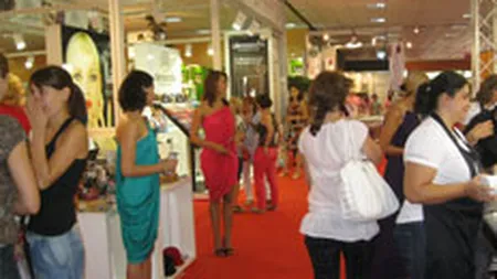 Frumusete cu autoservire. Atmosfera de talcioc la cel mai mare targ de frumusete (GALERIE FOTO)