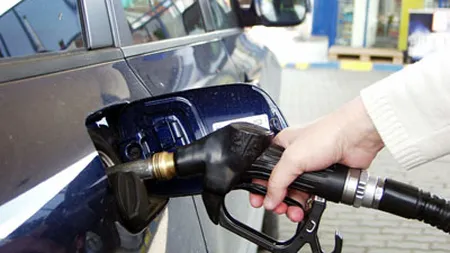 Cum ne scumpesc benzina cotatiile dolarului si petrolului