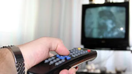 8 din 10 romani se uita zilnic la televizor