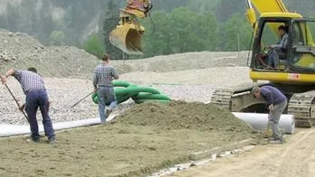 Constructorii autostrazii Deva-Orastie, notificati sa opreasca lucrarile