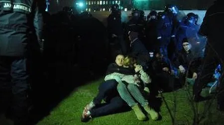 Miscarile de strada, pe Facebook la romani