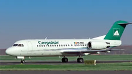 Avion Carpatair, derapat la Craiova din cauza ghetii. Pasagerii au sarit de la 3 metri