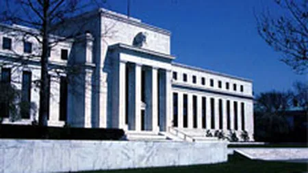 Fed: Economia SUA creste moderat, dar exista riscuri de scadere