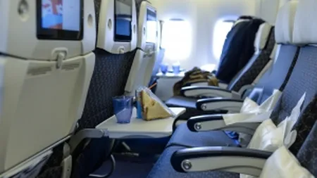 Aspect placut si rezistenta la stres: Ce atu-uri trebuie sa ai ca sa devii insotitor de bord