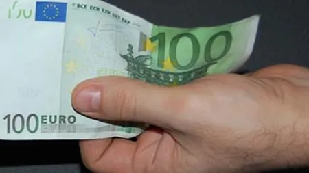 Moody's amana retrogradarea ratingurilor la peste 100 de banci