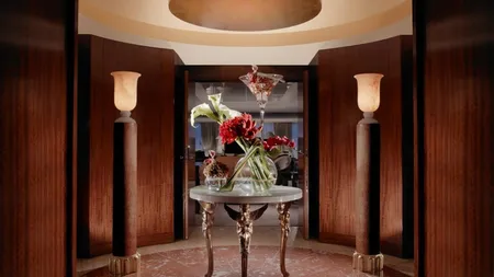 Securitate si lux: Ai cheltui 81.000 $ pentru o noapte regeasca intr-un hotel? (Galerie Foto)