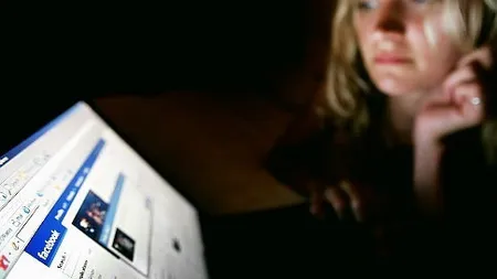 Grecii se revolta pe Facebook impotriva FMI