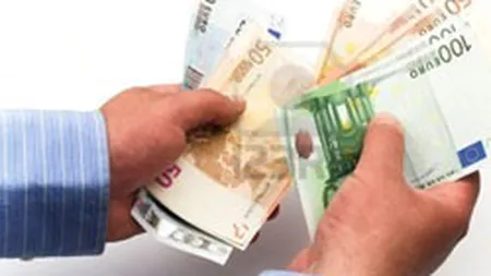 Bancile cauta clienti cu bani. Cati romani se inscriu in aceasta categorie