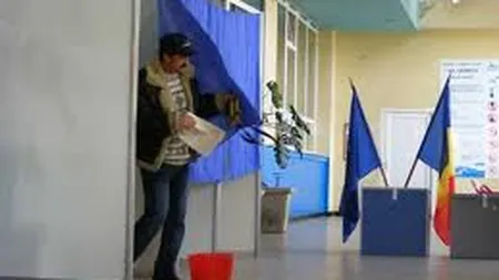 ALEGERI LOCALE 2012: 18 milioane de romani isi aleg astazi primarii