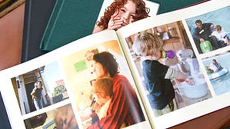 Epoca albumului cu fotografii din vacanta se pregateste sa apuna