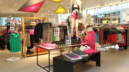 Vanzarile H&M in Romania au crescut de aproape trei ori in primul semestru fiscal