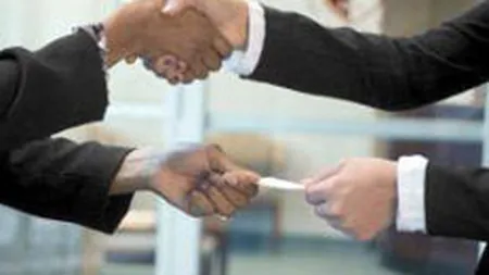 Tara farmaciilor, saormariilor si caselor de amanet. Ce afaceri mai merg in Romania