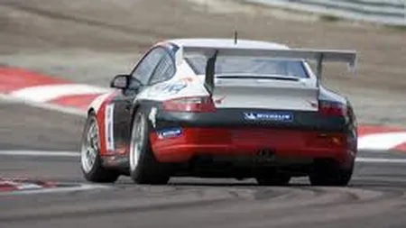 Viteza si adrenalina in cursa de masini de pe Autostrada Transilvania