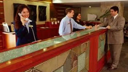 22.000 oferte de munca in strainatate in iulie. Cele mai generoase domenii