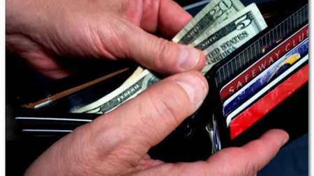 10 sfaturi pentru folosirea eficienta si sigura a banilor in vacanta