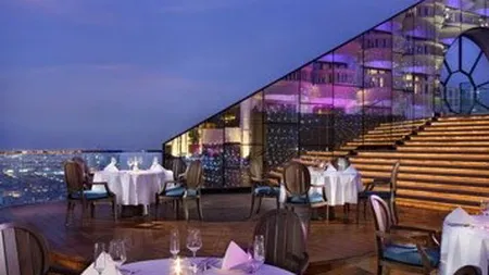 Mananci si privesti de sus. Cele mai spectaculoase restaurante la inaltime