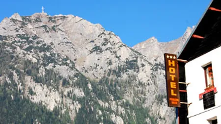 Doua mari grupuri de turism vor sa se retraga din Romania