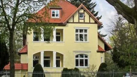 Sute de romani care si-au cumparat case in Ungaria vor sa le vanda