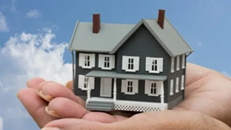 Numarul asigurarilor obligatorii de locuinte a scazut de 4 ori in august