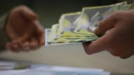 Salariul mediu a scazut cu 1,4% in august. Care sunt domeniile cu cele mai mari scaderi