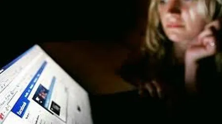 Dependenta de social media: De ce mint romanii pe Facebook