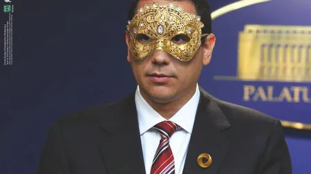 Rosia Montana, campanie de afisaj stradal: Tradarea de tara in aur se masoara (Galerie Foto)