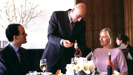 Bacsisul inclus pe nota de plata? Ce spun proprietarii restaurantelor