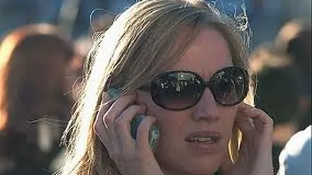 Peste 30 de miliarde de minute vorbite la telefonul mobil in prima parte a acestui an