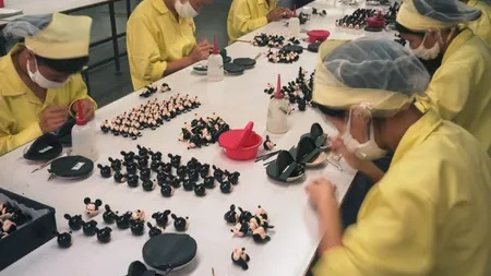75% din jucariile lumii sunt produse in China. In ce conditii lucreaza muncitorii (Foto)