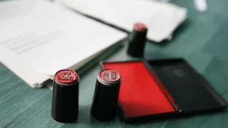 Televiziunile anunta o victorie cu peste 55% a USL, ARD in jur de 20%, UDMR la limita intrarii in Parlament