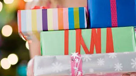 Ce cadouri vor face romanii de Sarbatori. Suma cheltuita este mai mare in acest an