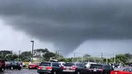 Tornade si viscol de Craciun in Statele Unite