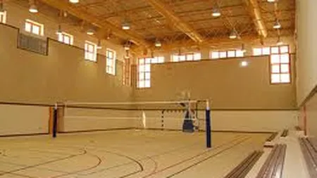 Guvernul sisteaza lucrarile la salile de sport din zona rurala