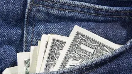 Bursa a scazut usor la deschiderea sedintei, pe un rulaj foarte redus