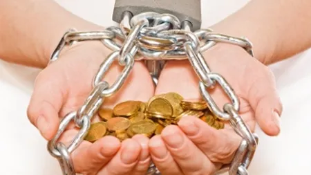 Ne amanetam viitorul? DATORIA, marele pericol care ameninta Romania