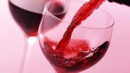 Cate sticle de vin la peste 100 euro se vand anual in Romania