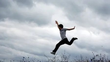 Cati bani economisesc oamenii in functie de gramatica limbii