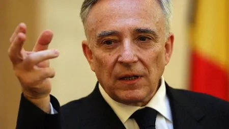 Isarescu va discuta cu Mona Pivniceru clauzele abuzive din contractele bancare