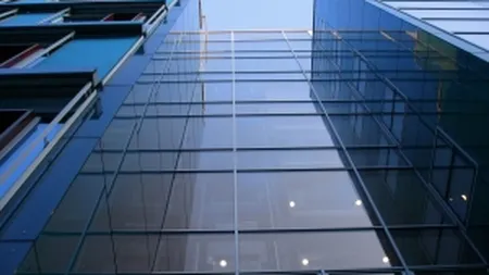 IMM-urile au facilitati la inchirierea birourilor in cladirile construite cu bani europeni