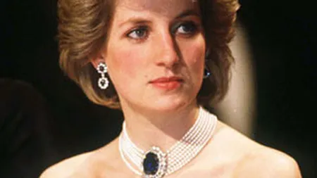 Cele mai frumoase rochii ale printesei Diana s-au vandut la licitatie cu 1,2 mil. dolari