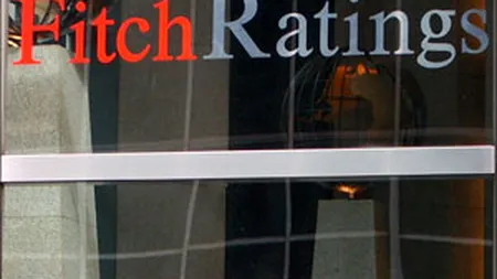 Fitch: Marea Britanie risca retrogradarea din categoria AAA