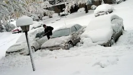 Codul portocaliu de ninsori si viscol inchide scolile din Bucuresti