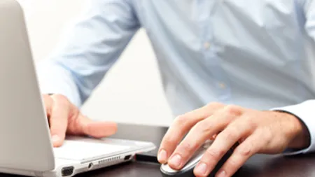 Spionaj la locul de munca: Are voie seful sa iti intercepteze mess-ul?