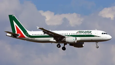 Angajatii Alitalia fura din bagaje