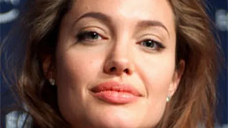 Mastectomia Angelinei Jolie creste cererea de teste genetice in Ucraina