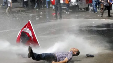Protestele din Turcia: Politia a utilizat gaze lacrimogene si tunuri cu apa la Ankara